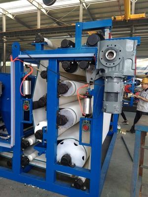 Prensa de filtro de cinturón de acero inoxidable para deshidratación de lodos a gran escala Capacidad 3-25m3/h