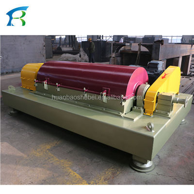 Centrifugadora de decantador horizontal para la deshidratación de lodos en una planta de fabricación de 1000 kg