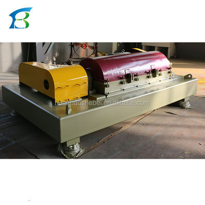 Centrifugadora de decantador horizontal para la deshidratación de lodos en una planta de fabricación de 1000 kg