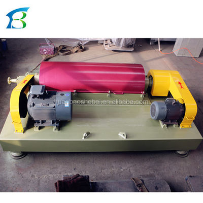 Centrifugadora de decantador horizontal para la deshidratación de lodos en una planta de fabricación de 1000 kg