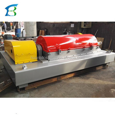 Centrifugadora de decantador horizontal para la deshidratación de lodos en una planta de fabricación de 1000 kg